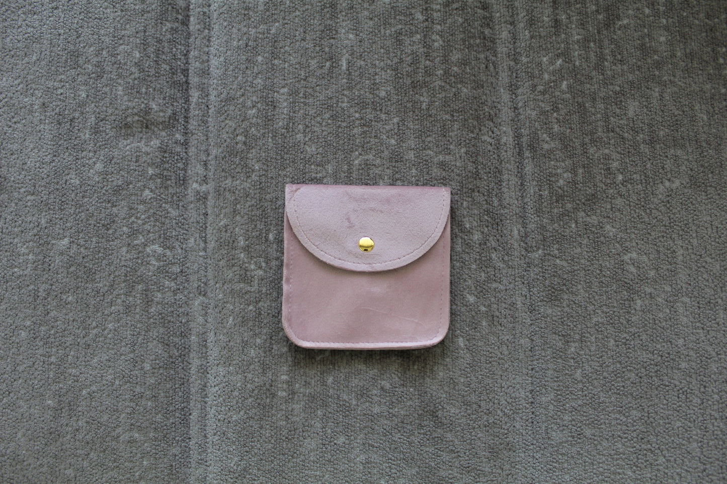 Pochette cadeau rose douce au touché et chic