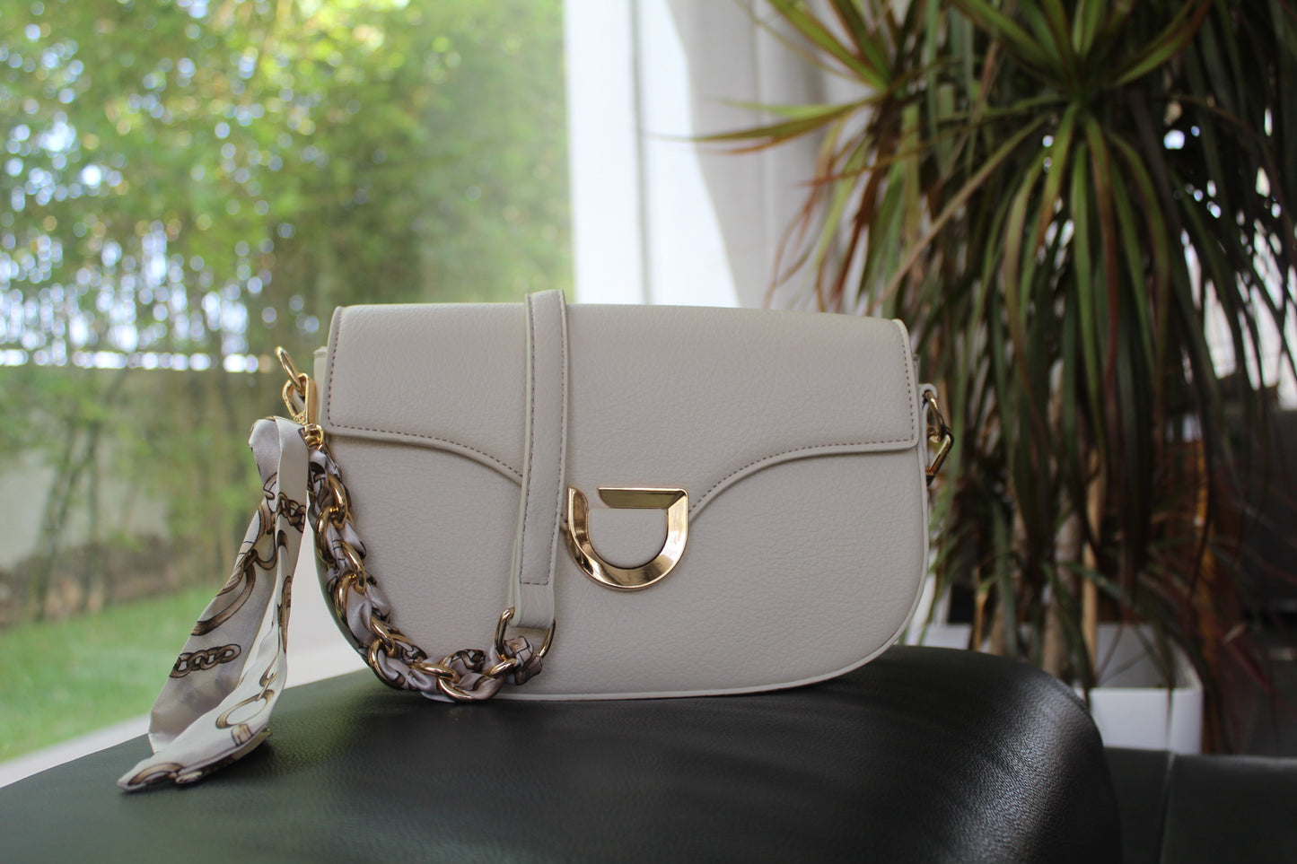 Sac parfait pour le quodien, couleur off-white, bon rapport qualité-prix tendance