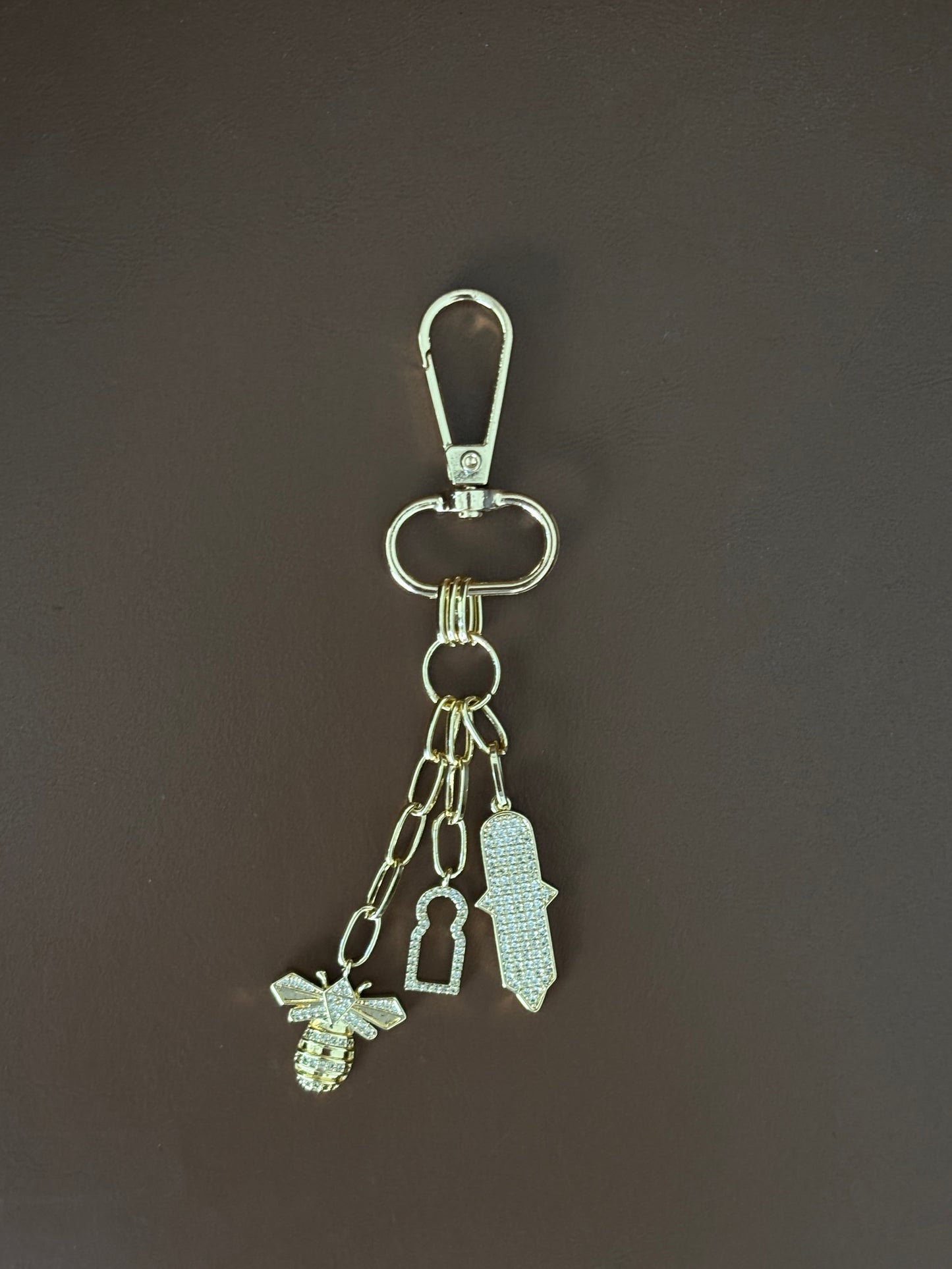 charm abeille dorée tendance Hold & Charm