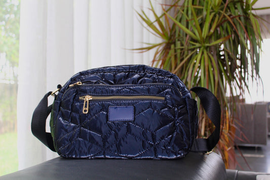 Sac bleu marine tendance pour voyages