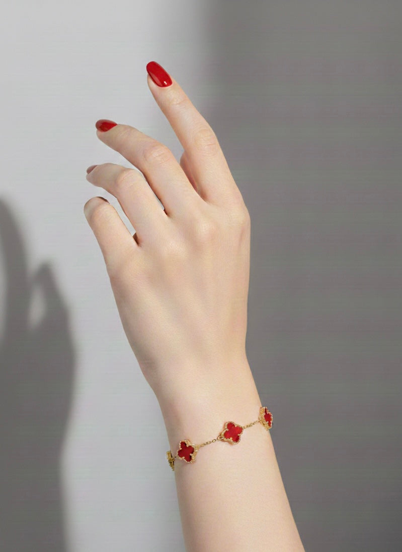 Beau bracelet rouge