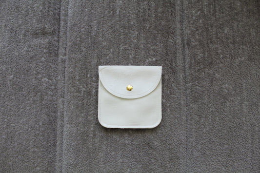Pochette cadeau blanche et douce au toucher