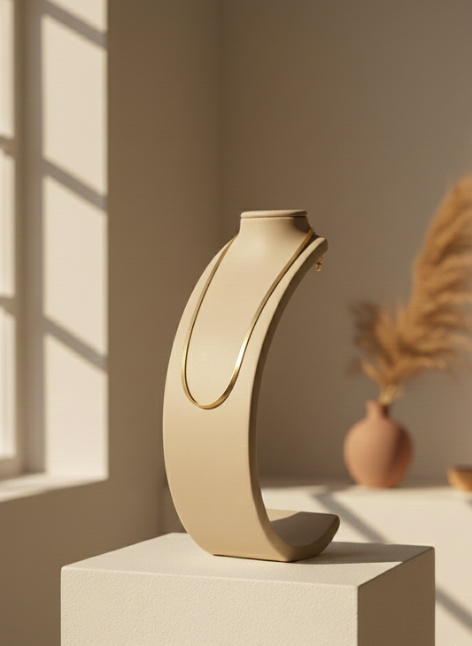 Colier simple doré en acier inoxydable minimaliste et chic