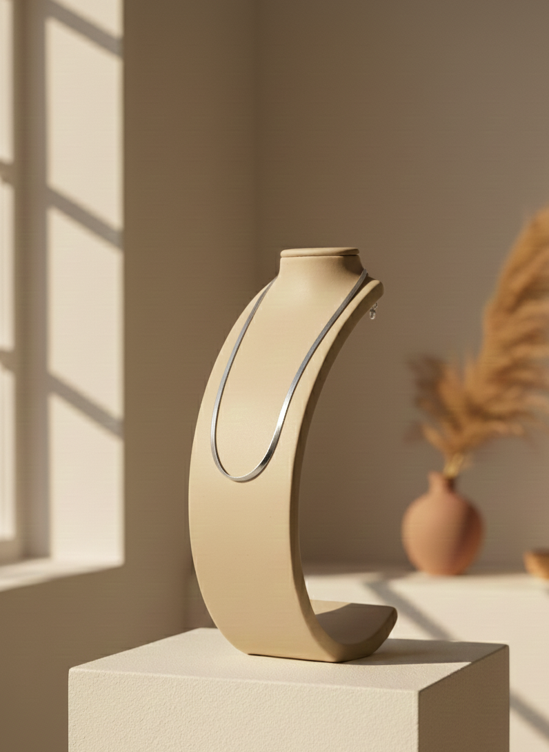 Collier minimaliste en acier inoxydable argenté
