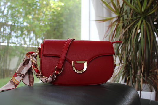 Sac rouge, élégant et unique, personnalisable avec charm