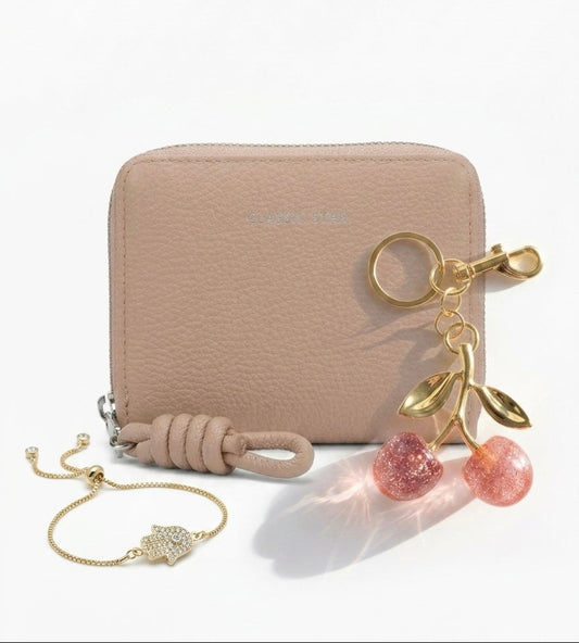 bundle ou lot comportant un portefeuille, bracelet khemissa porte bonheur et un charm cerise roses