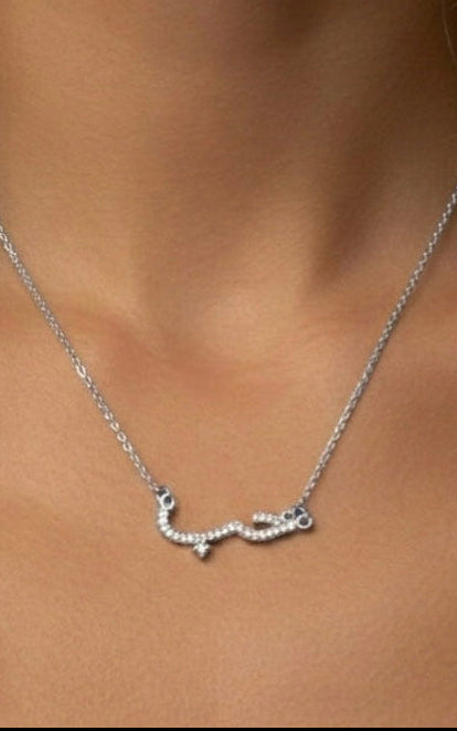 collier symbole d'amour en arabe en acier inoxydable argenté