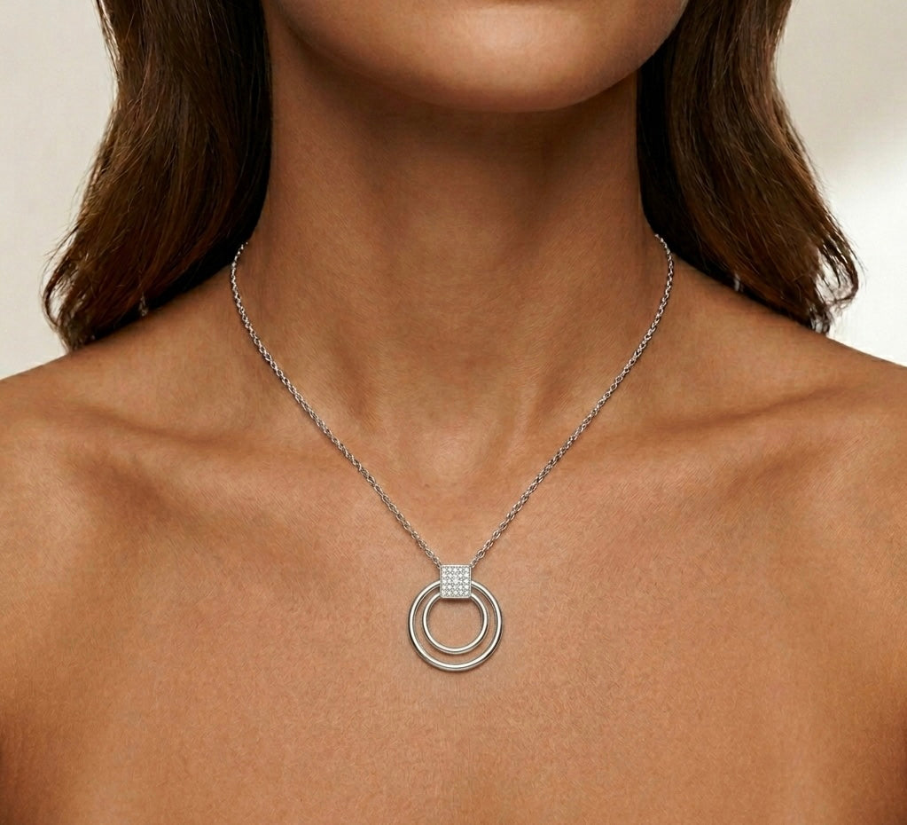 collier argenté en acier inoxydable