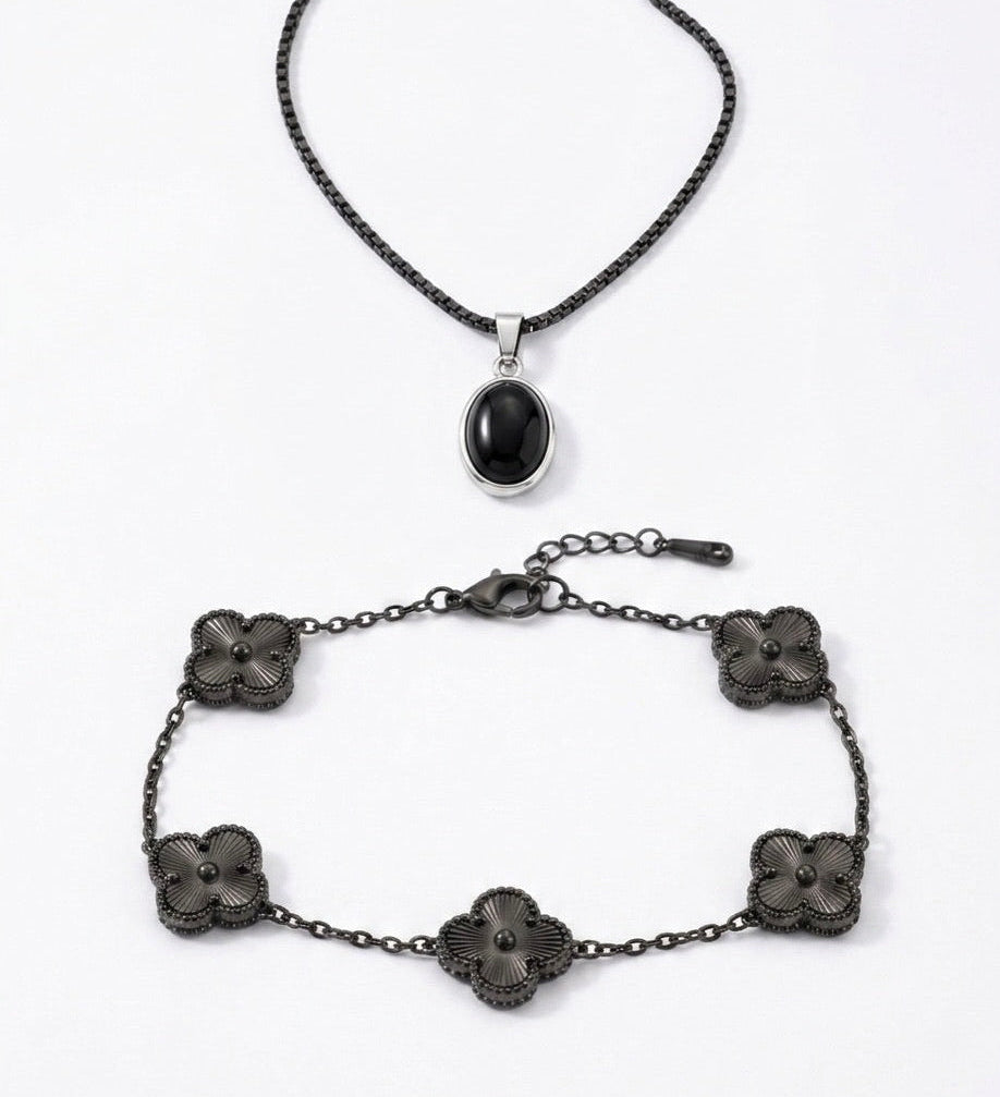 bundle ou lot comportant un collier et bracelet noirs