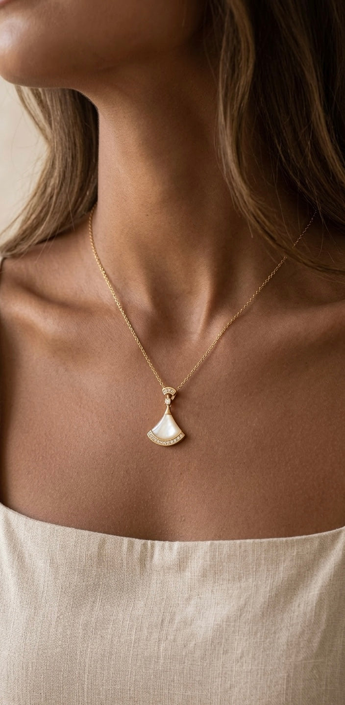 beau collier en acier inoxydable doré